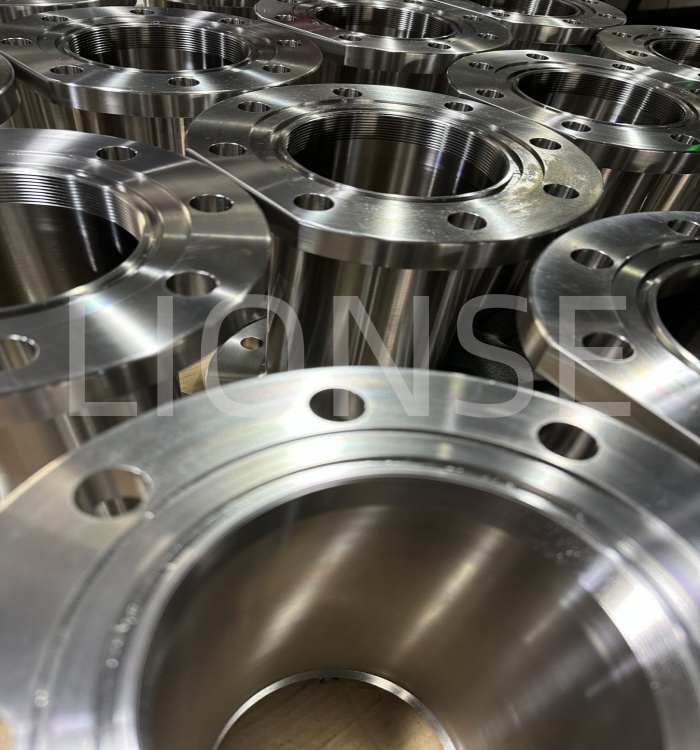 Ano ang pagkakaiba sa pagitan ng cast iron flange at ductile iron flange?