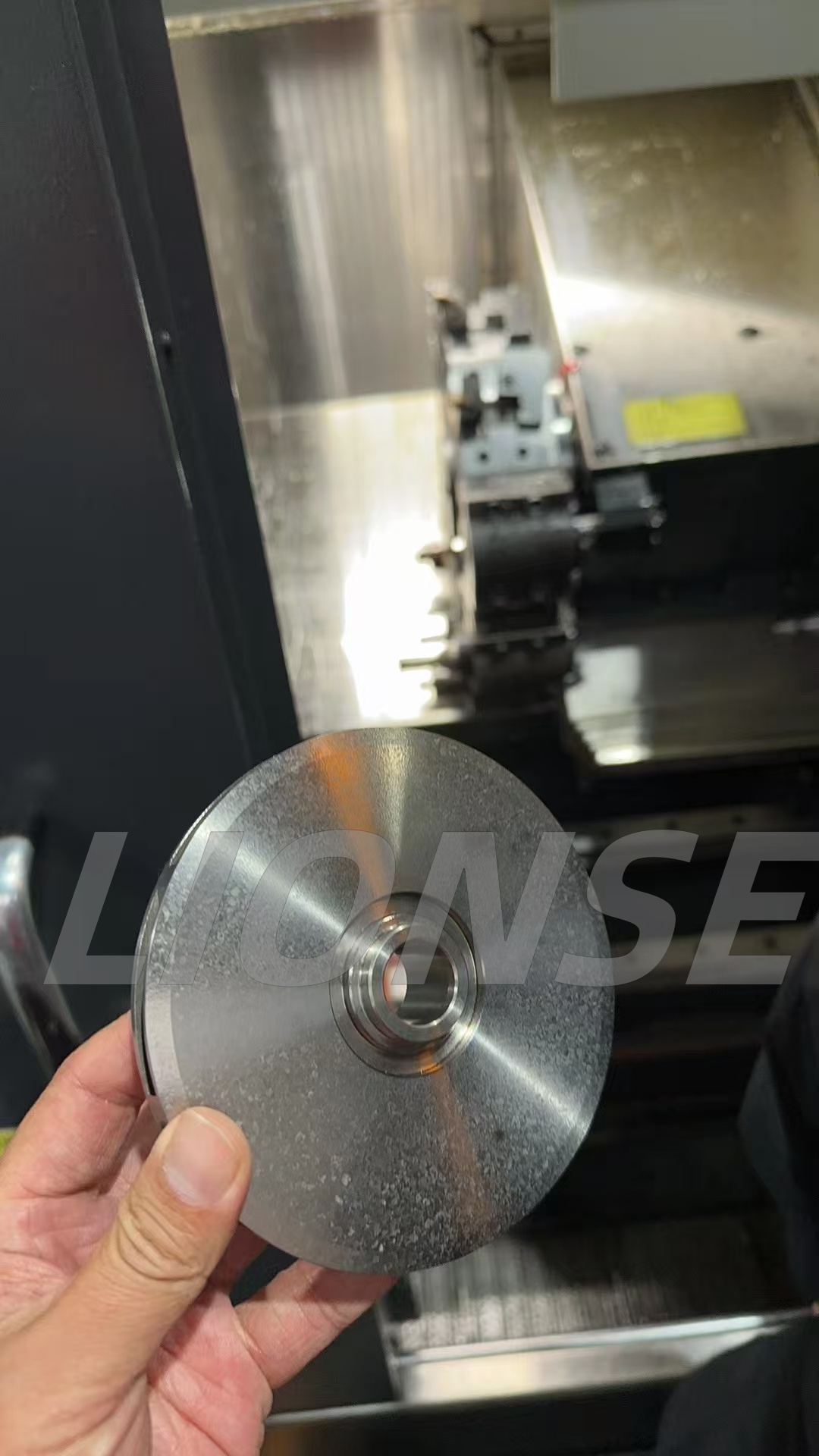 Ano ang mga aplikasyon ng mga titanium alloy sa industriya ng automotiko?
