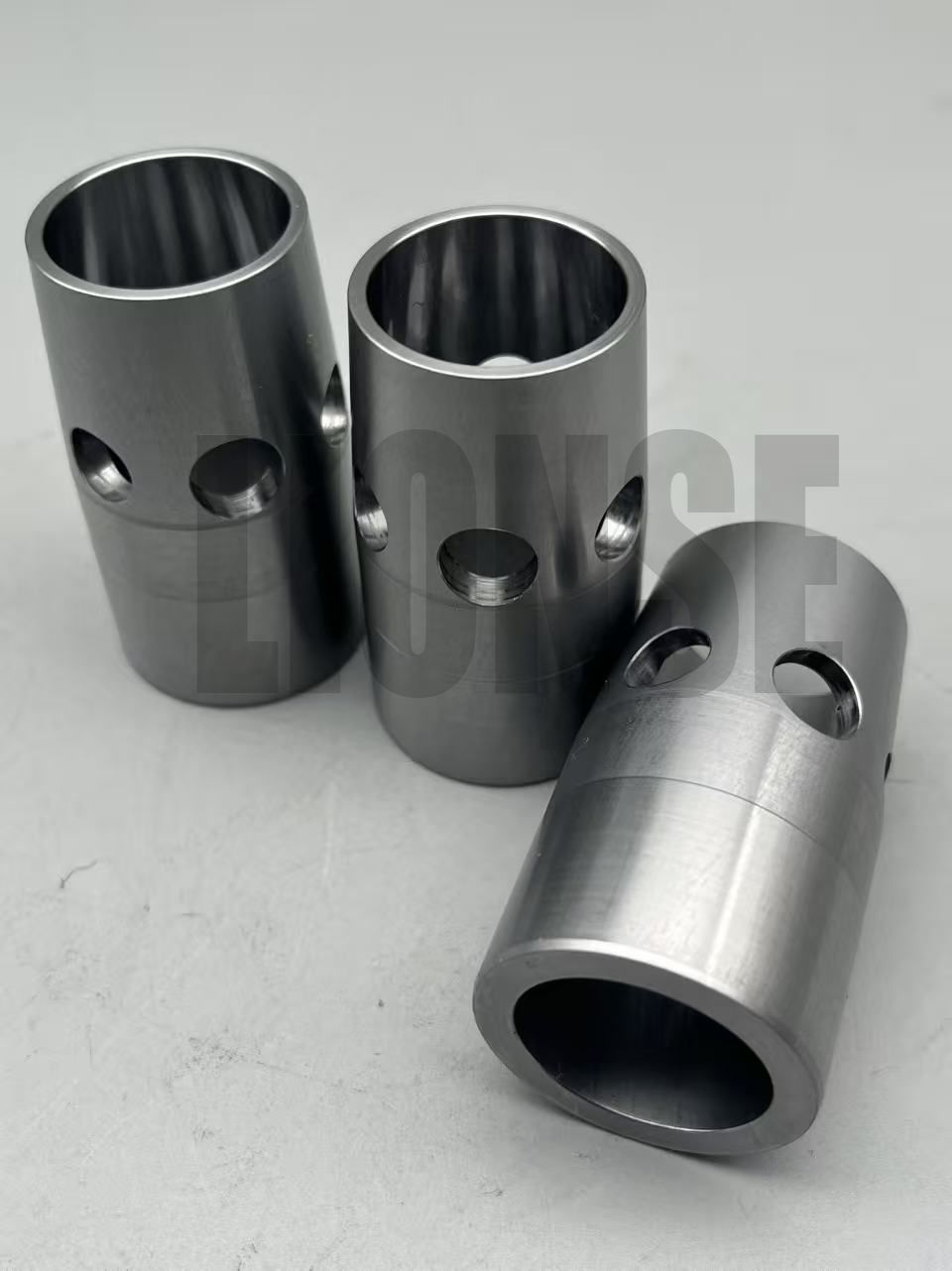 Ano ang mga Pagkakaiba sa pagitan ng Bushings at Sleeves?