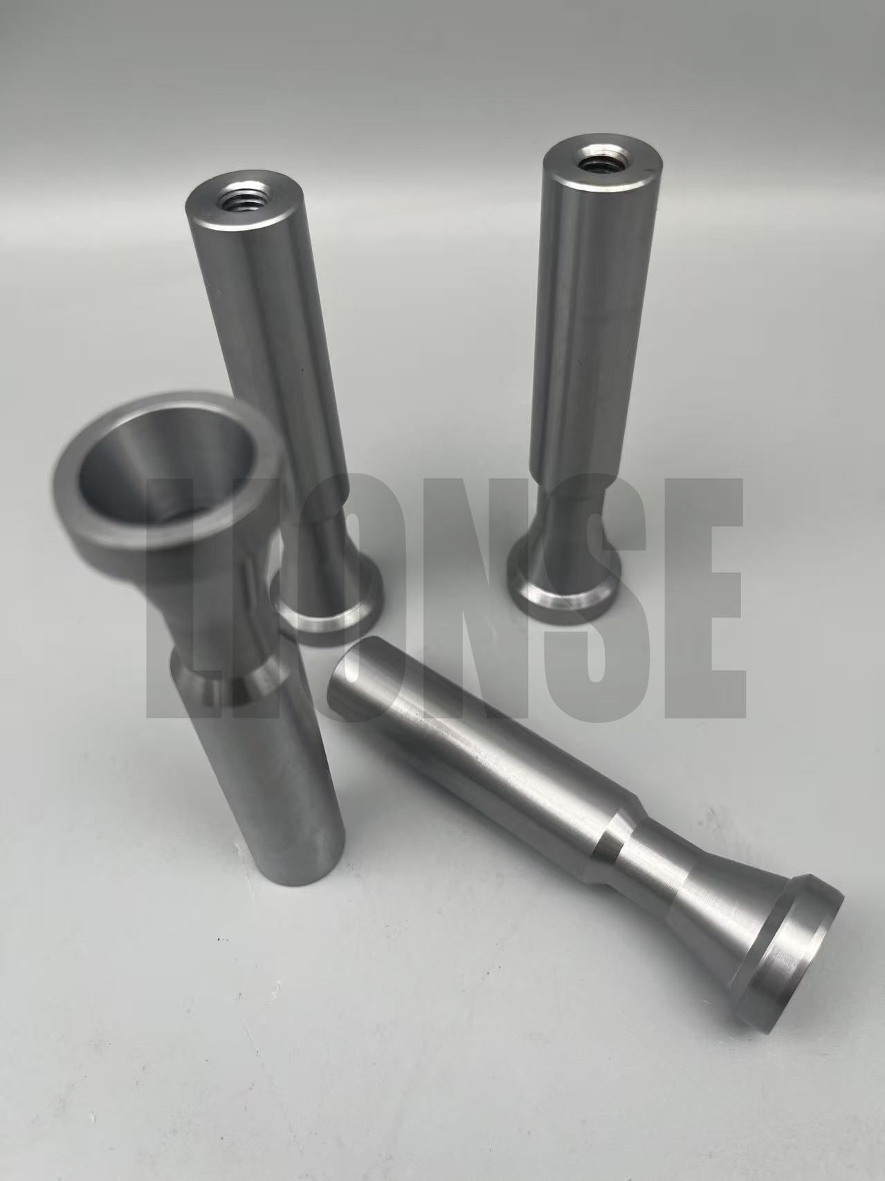 Ano ang Mga Custom na CNC Machined Threaded Standoffs?