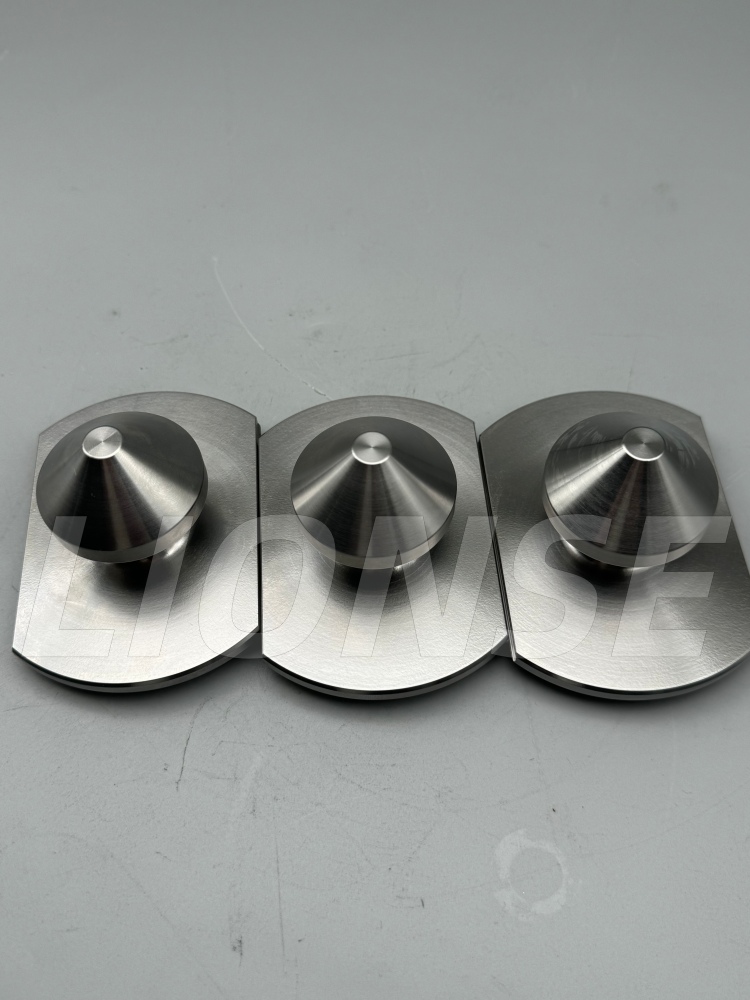 Conical Surface Locating Pull Stud