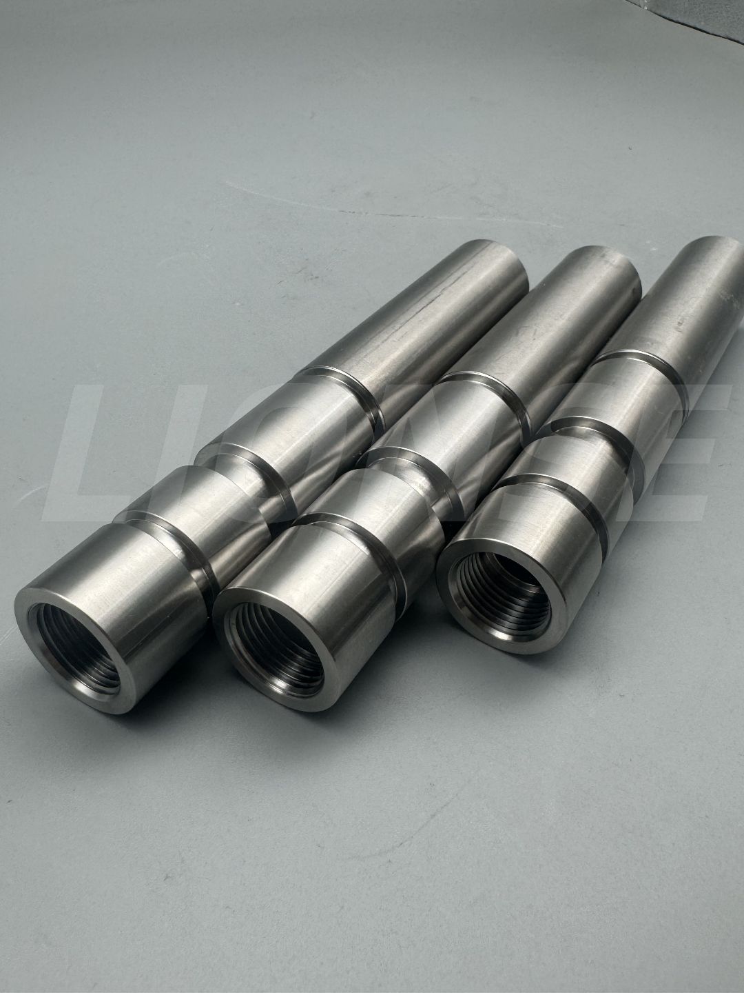 Titanium grade 5 shaft na may NC turn